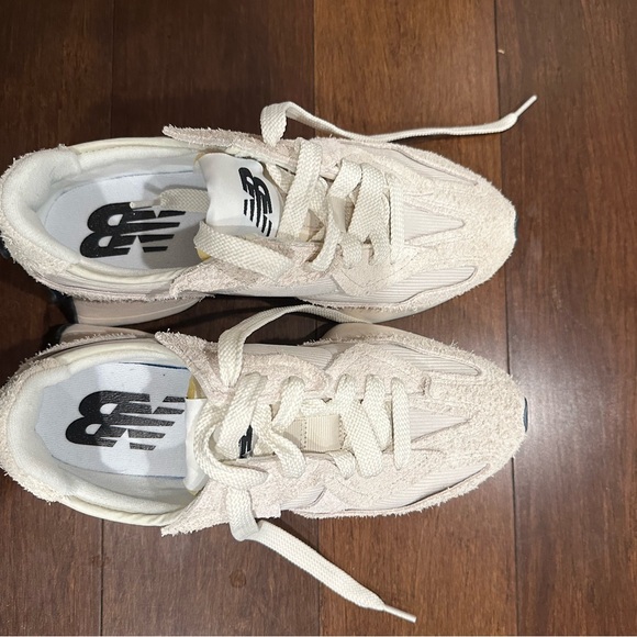 Brand New New Balance 327 - Picture 2 of 5